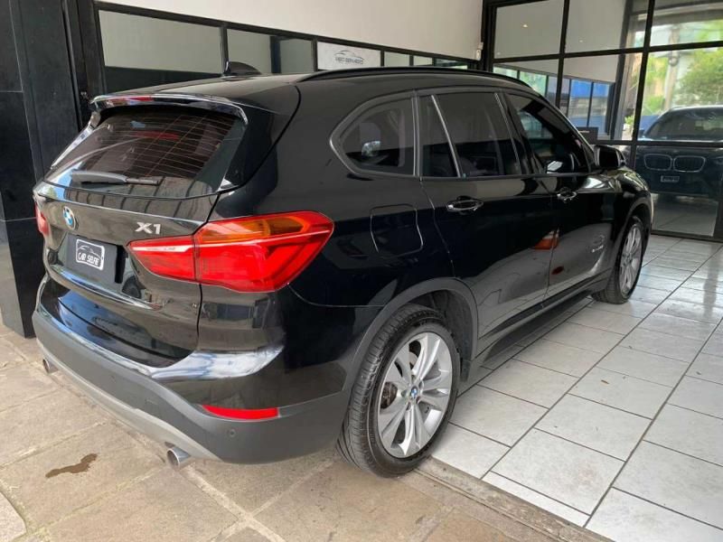 BMW X1 2.0 16V TURBO ACTIVEFLEX SDRIVE20I 4P AUTOMÁTICO 2018/2018 FÁBIO BERNARDES PORTO ALEGRE / Carros no Vale