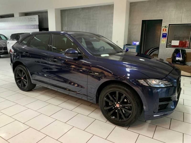 JAGUAR F-PACE 2.0 16V INGENIUM R-SPORT AWD 4P AUTOMÁTICO 2019/2019 FÁBIO BERNARDES PORTO ALEGRE / Carros no Vale