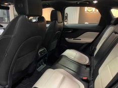JAGUAR F-PACE 2.0 16V INGENIUM R-SPORT AWD 4P AUTOMÁTICO 2019/2019 FÁBIO BERNARDES PORTO ALEGRE / Carros no Vale