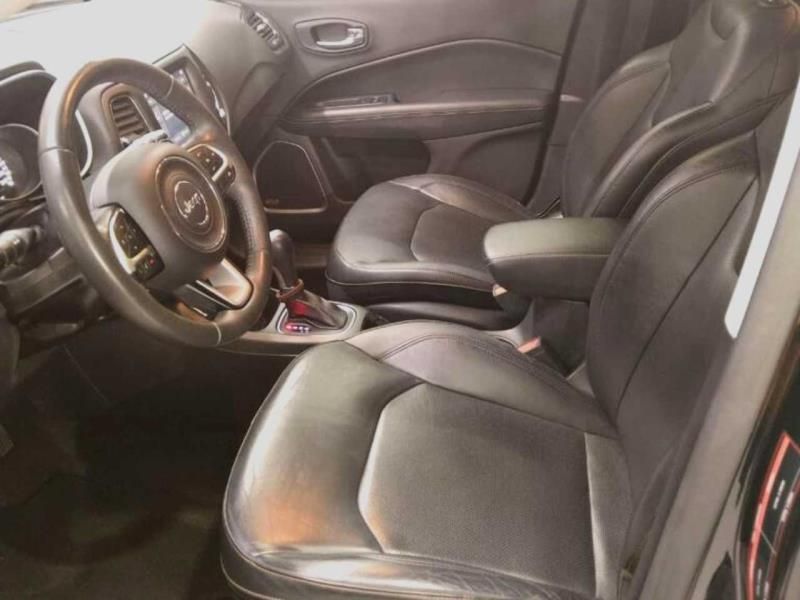 JEEP COMPASS 2.0 16V FLEX LONGITUDE AUTOMÁTICO 2018/2018 FÁBIO BERNARDES PORTO ALEGRE / Carros no Vale