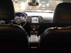 JEEP COMPASS 2.0 16V FLEX LONGITUDE AUTOMÁTICO 2018/2018 FÁBIO BERNARDES PORTO ALEGRE / Carros no Vale