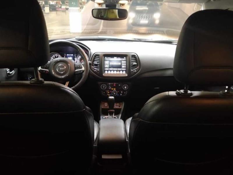 JEEP COMPASS 2.0 16V FLEX LONGITUDE AUTOMÁTICO 2018/2018 FÁBIO BERNARDES PORTO ALEGRE / Carros no Vale