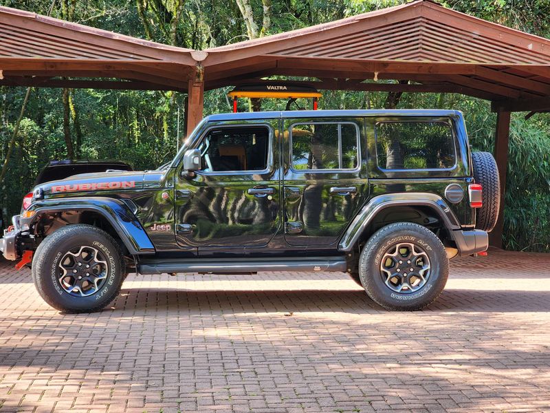 JEEP WRANGLER 2.0 TURBO GASOLINA RUBICON 4P 4X4 AT8 2023/2023 FÁBIO BERNARDES PORTO ALEGRE / Carros no Vale