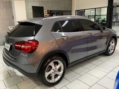 MERCEDES-BENZ GLA 200 1.6 CGI FLEX ENDURO 7G-DCT 2017/2018 FÁBIO BERNARDES PORTO ALEGRE / Carros no Vale