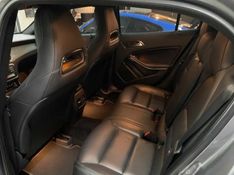 MERCEDES-BENZ GLA 200 1.6 CGI FLEX ENDURO 7G-DCT 2017/2018 FÁBIO BERNARDES PORTO ALEGRE / Carros no Vale