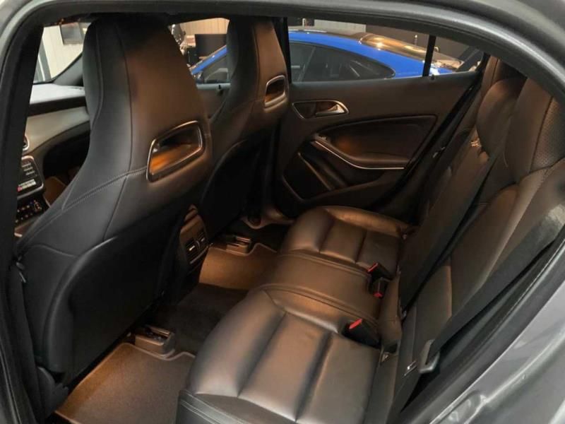 MERCEDES-BENZ GLA 200 1.6 CGI FLEX ENDURO 7G-DCT 2017/2018 FÁBIO BERNARDES PORTO ALEGRE / Carros no Vale