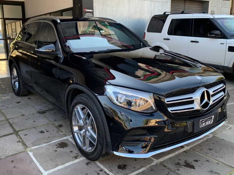 MERCEDES-BENZ GLC 250 2.0 CGI GASOLINA 4MATIC 9G-TRONIC 2015/2016 FÁBIO BERNARDES PORTO ALEGRE / Carros no Vale
