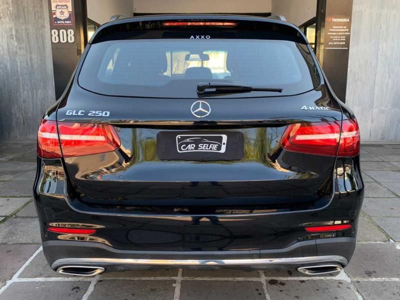 MERCEDES-BENZ GLC 250 2.0 CGI GASOLINA 4MATIC 9G-TRONIC 2015/2016 FÁBIO BERNARDES PORTO ALEGRE / Carros no Vale