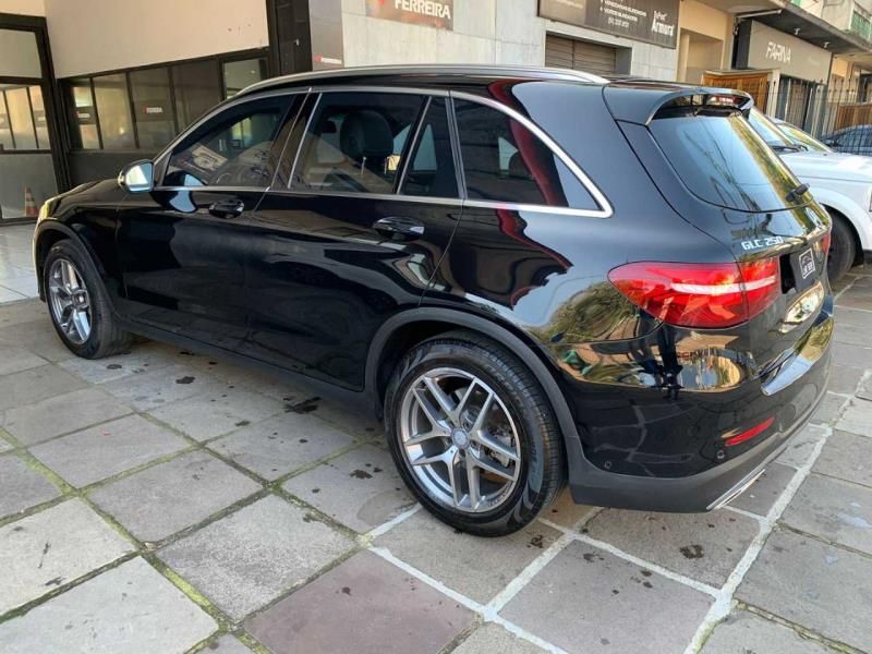 MERCEDES-BENZ GLC 250 2.0 CGI GASOLINA 4MATIC 9G-TRONIC 2015/2016 FÁBIO BERNARDES PORTO ALEGRE / Carros no Vale