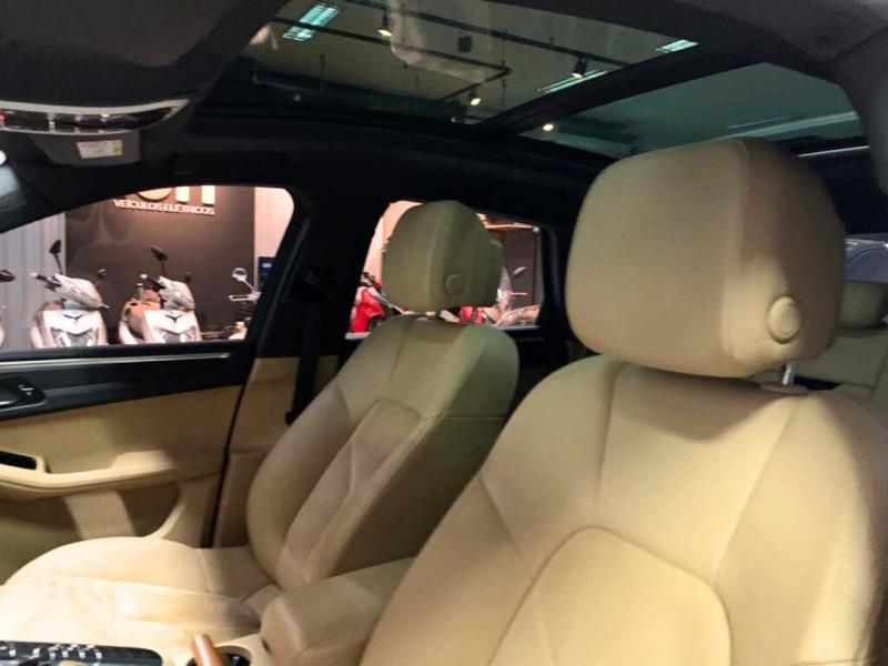 PORSCHE MACAN 2.0 16V GASOLINA 4P AUTOMÁTICO 2018/2018 FÁBIO BERNARDES PORTO ALEGRE / Carros no Vale