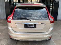 VOLVO XC60 2.4 D5 MOMENTUM DIESEL AWD 4P AUTOMÁTICO 2017/2017 FÁBIO BERNARDES PORTO ALEGRE / Carros no Vale
