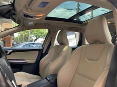 VOLVO XC60 2.4 D5 MOMENTUM DIESEL AWD 4P AUTOMÁTICO 2017/2017 FÁBIO BERNARDES PORTO ALEGRE / Carros no Vale