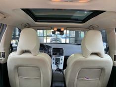 VOLVO XC60 2.4 D5 MOMENTUM DIESEL AWD 4P AUTOMÁTICO 2017/2017 FÁBIO BERNARDES PORTO ALEGRE / Carros no Vale