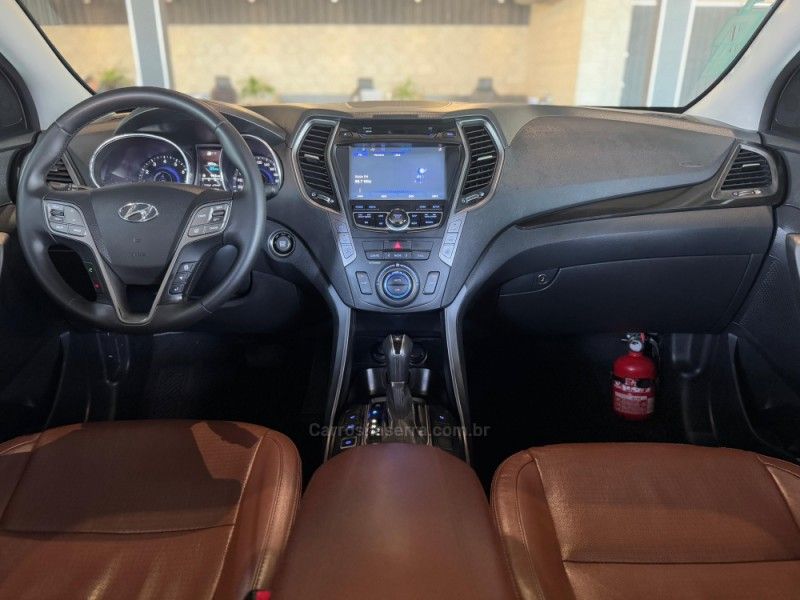 HYUNDAI SANTA FÉ 3.3 MPFI 4X4 7 LUGARES V6 270CV 2013/2014 GRIFFCAR MULTIMARCAS DOIS IRMÃOS / Carros no Vale