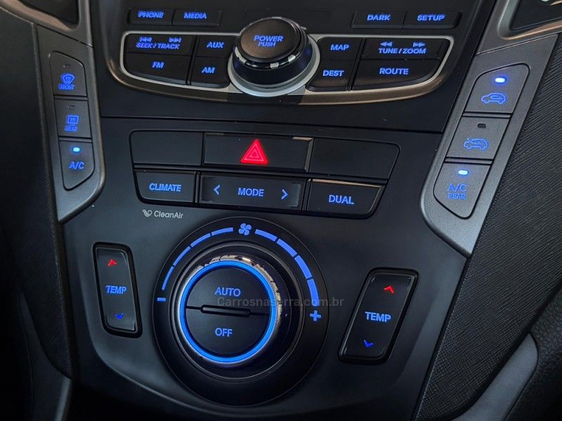 HYUNDAI SANTA FÉ 3.3 MPFI 4X4 7 LUGARES V6 270CV 2013/2014 GRIFFCAR MULTIMARCAS DOIS IRMÃOS / Carros no Vale