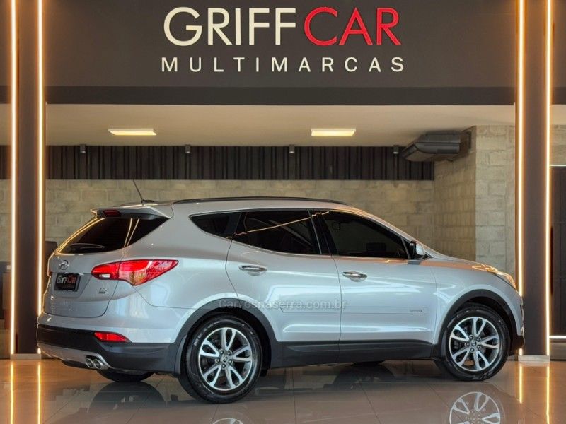 HYUNDAI SANTA FÉ 3.3 MPFI 4X4 7 LUGARES V6 270CV 2013/2014 GRIFFCAR MULTIMARCAS DOIS IRMÃOS / Carros no Vale