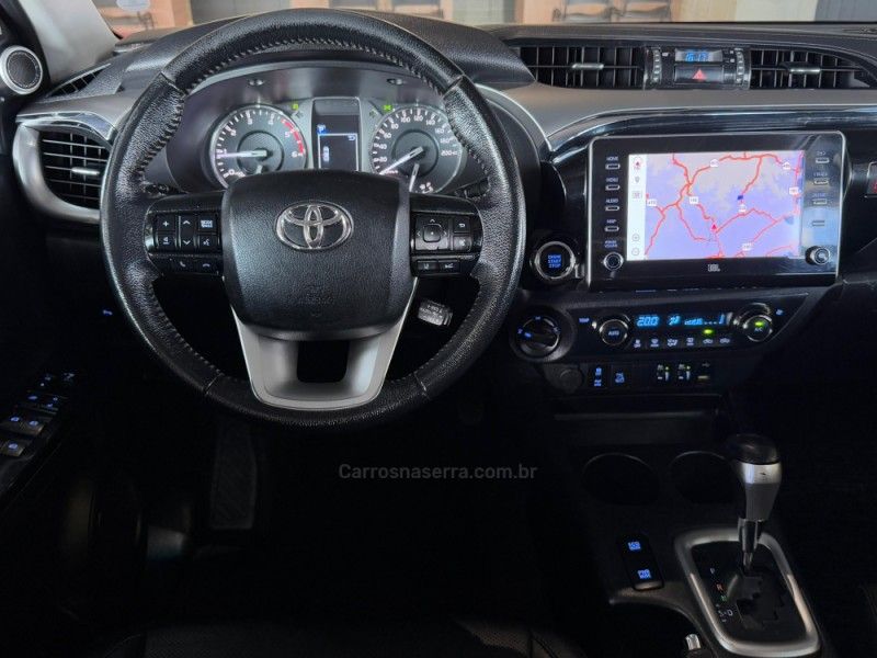 TOYOTA HILUX 2.8 SRX PLUS 4X4 CD TURBO 2020/2021 GRIFFCAR MULTIMARCAS DOIS IRMÃOS / Carros no Vale