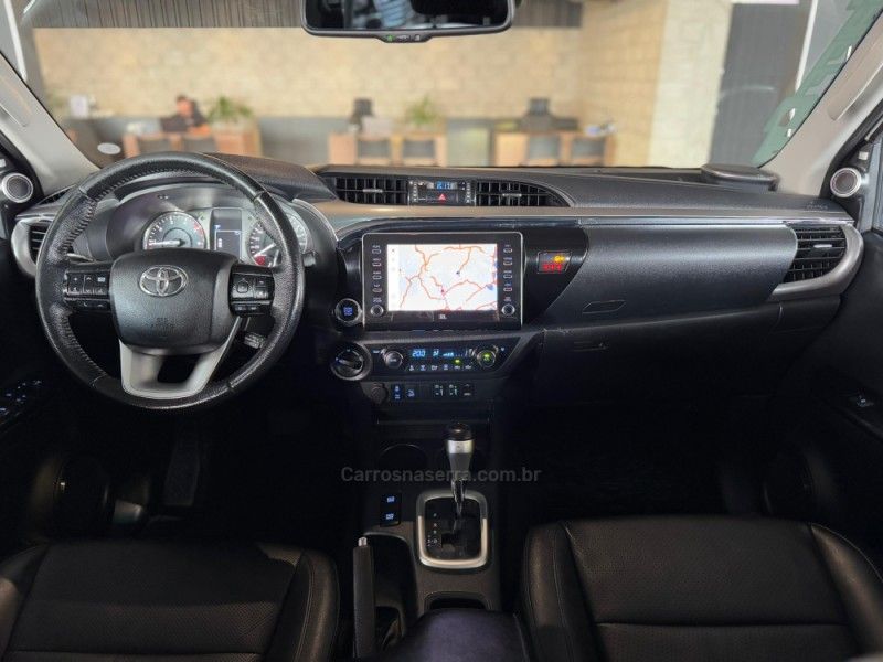 TOYOTA HILUX 2.8 SRX PLUS 4X4 CD TURBO 2020/2021 GRIFFCAR MULTIMARCAS DOIS IRMÃOS / Carros no Vale