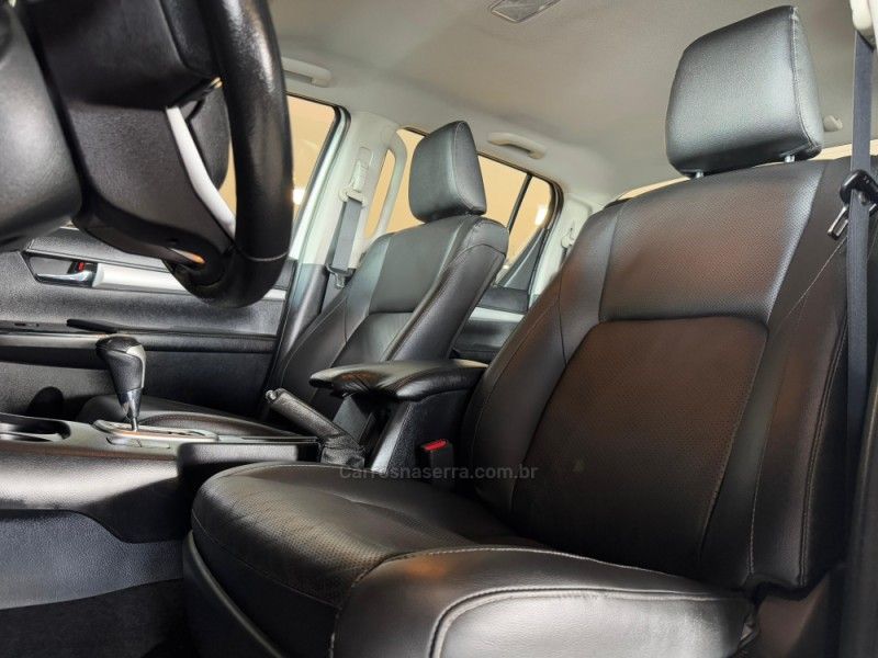 TOYOTA HILUX 2.8 SRX PLUS 4X4 CD TURBO 2020/2021 GRIFFCAR MULTIMARCAS DOIS IRMÃOS / Carros no Vale