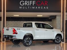 TOYOTA HILUX 2.8 SRX PLUS 4X4 CD TURBO 2020/2021 GRIFFCAR MULTIMARCAS DOIS IRMÃOS / Carros no Vale