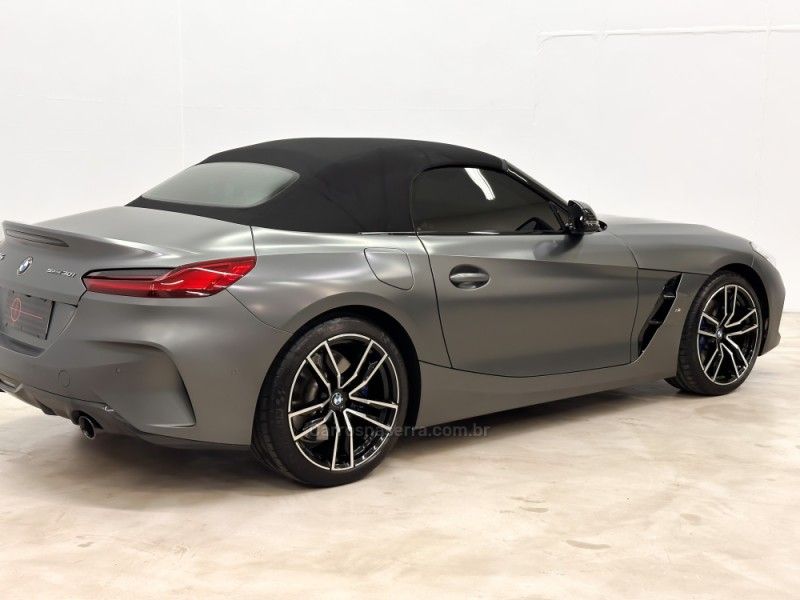 BMW Z4 2.0 ROADSTER SDRIVE 30I 16V 2021/2022 FOCAR VEÍCULOS CAXIAS DO SUL / Carros no Vale