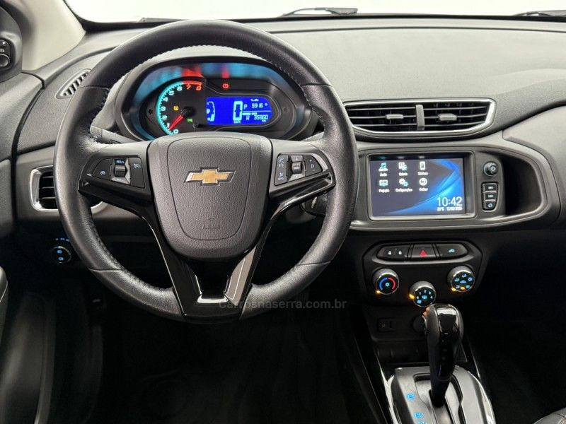 CHEVROLET ONIX 1.4 MPFI LTZ 8V 2018/2018 FOCAR VEÍCULOS CAXIAS DO SUL / Carros no Vale