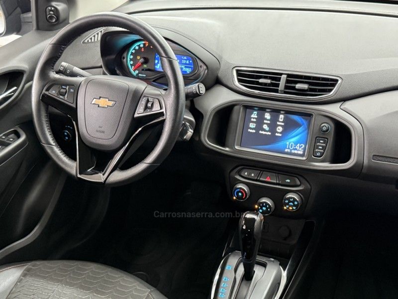 CHEVROLET ONIX 1.4 MPFI LTZ 8V 2018/2018 FOCAR VEÍCULOS CAXIAS DO SUL / Carros no Vale