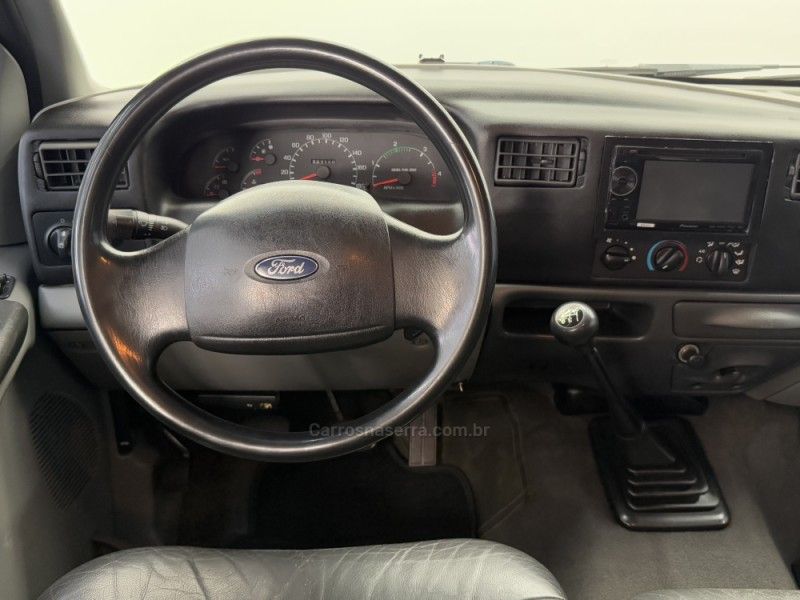 FORD F-250 4.2 XLT 4X2 CD TURBO INTERCOOLER 2005/2005 FOCAR VEÍCULOS CAXIAS DO SUL / Carros no Vale