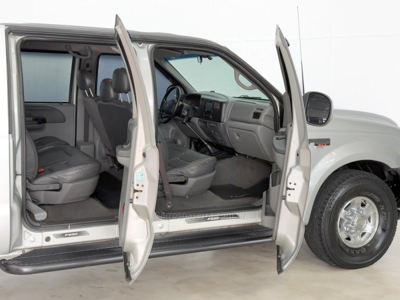 FORD F-250 4.2 XLT 4X2 CD TURBO INTERCOOLER 2005/2005 FOCAR VEÍCULOS CAXIAS DO SUL / Carros no Vale