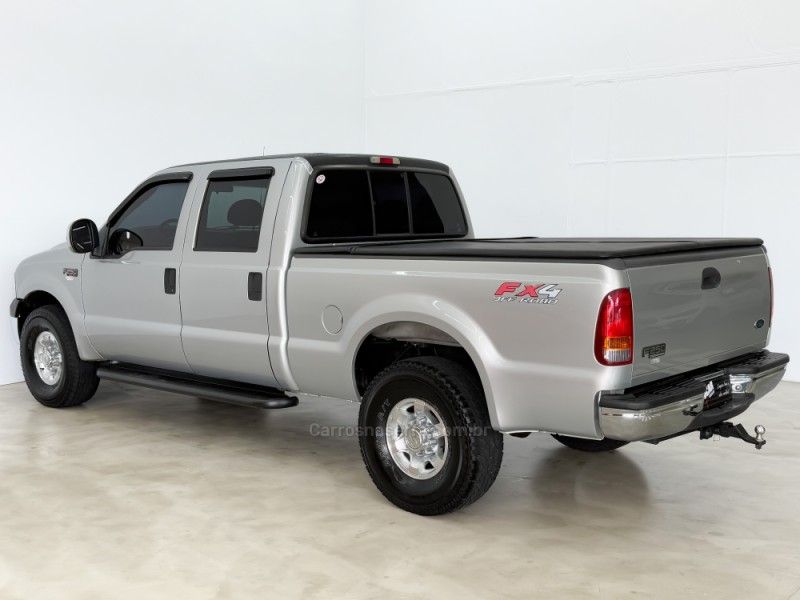 FORD F-250 4.2 XLT 4X2 CD TURBO INTERCOOLER 2005/2005 FOCAR VEÍCULOS CAXIAS DO SUL / Carros no Vale