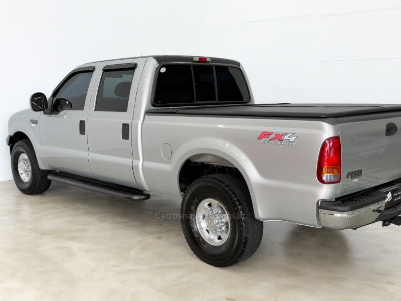FORD F-250 4.2 XLT 4X2 CD TURBO INTERCOOLER 2005/2005 FOCAR VEÍCULOS CAXIAS DO SUL / Carros no Vale