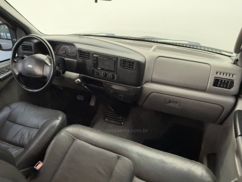 FORD F-250 4.2 XLT 4X2 CD TURBO INTERCOOLER 2005/2005 FOCAR VEÍCULOS CAXIAS DO SUL / Carros no Vale
