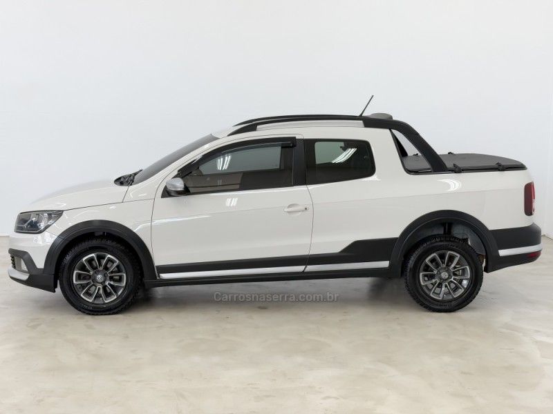 VOLKSWAGEN SAVEIRO 1.6 CROSS CD 16V 2016/2017 FOCAR VEÍCULOS CAXIAS DO SUL / Carros no Vale