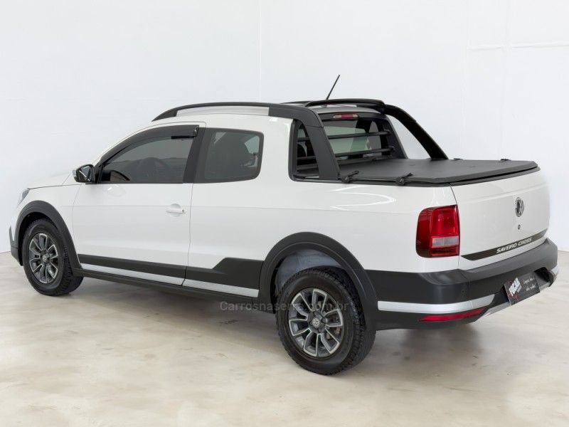 VOLKSWAGEN SAVEIRO 1.6 CROSS CD 16V 2016/2017 FOCAR VEÍCULOS CAXIAS DO SUL / Carros no Vale