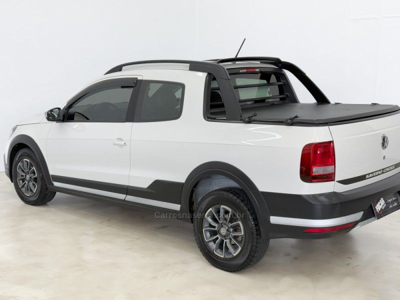 VOLKSWAGEN SAVEIRO 1.6 CROSS CD 16V 2016/2017 FOCAR VEÍCULOS CAXIAS DO SUL / Carros no Vale
