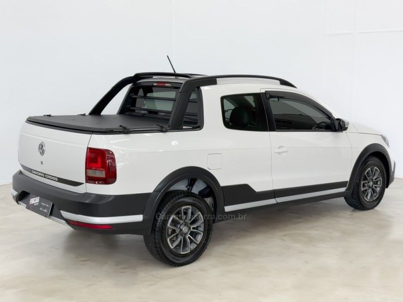 VOLKSWAGEN SAVEIRO 1.6 CROSS CD 16V 2016/2017 FOCAR VEÍCULOS CAXIAS DO SUL / Carros no Vale