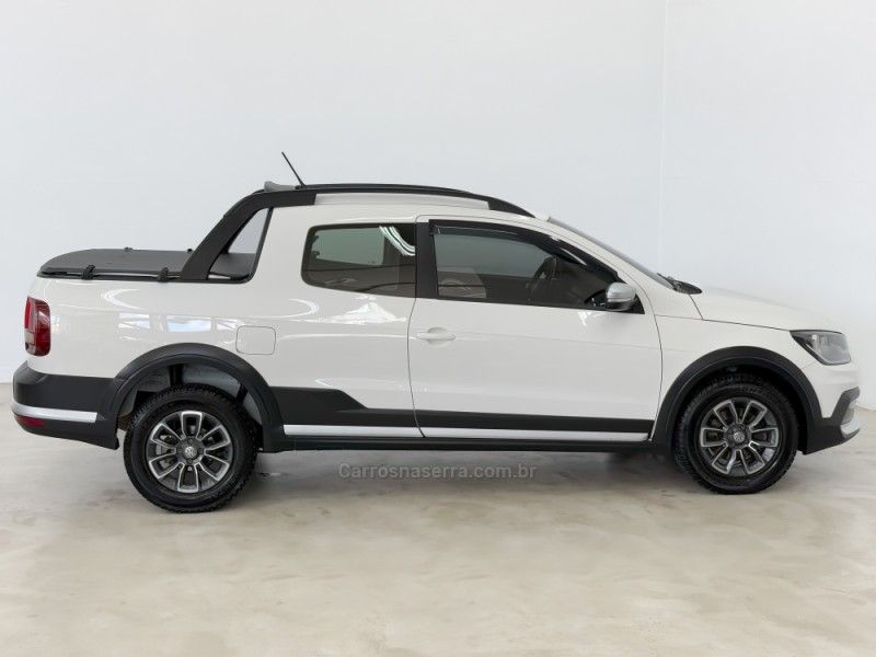 VOLKSWAGEN SAVEIRO 1.6 CROSS CD 16V 2016/2017 FOCAR VEÍCULOS CAXIAS DO SUL / Carros no Vale