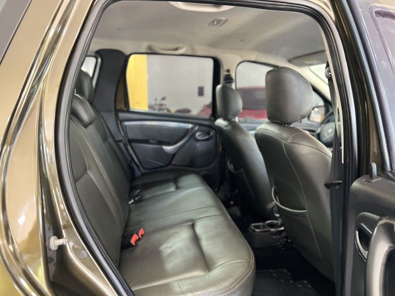 RENAULT DUSTER 2.0 DYNAMIQUE 4X2 16V 2014/2014 PRIME MULTIMARCAS CAXIAS DO SUL / Carros no Vale