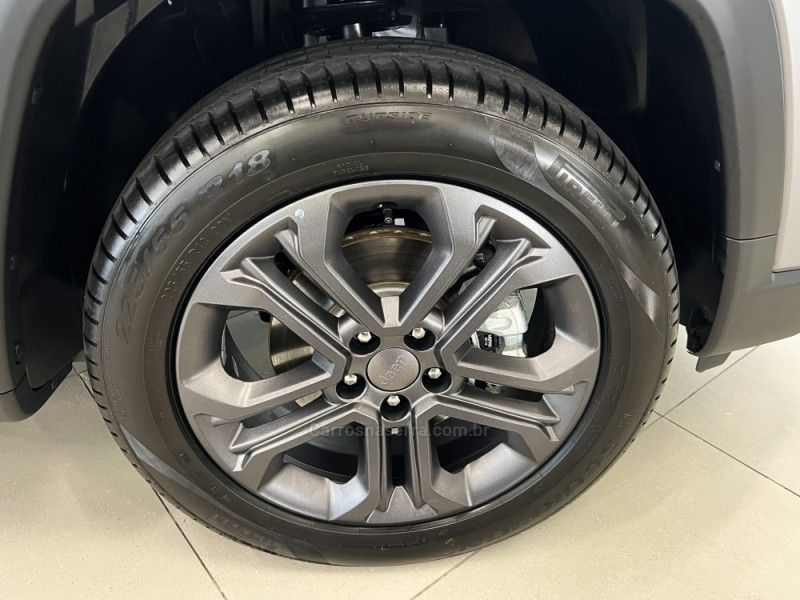 JEEP COMPASS 1.3 NIGHT EAGLE LONGITUDE 2024/2025 ÓTIMA CAR FLORES DA CUNHA / Carros no Vale