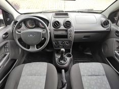 FORD FIESTA 1.0 SE 8V 2014/2014 AWD MULTIMARCAS LAJEADO / Carros no Vale