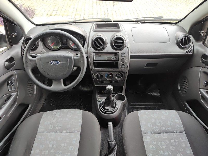 FORD FIESTA 1.0 SE 8V 2014/2014 AWD MULTIMARCAS LAJEADO / Carros no Vale