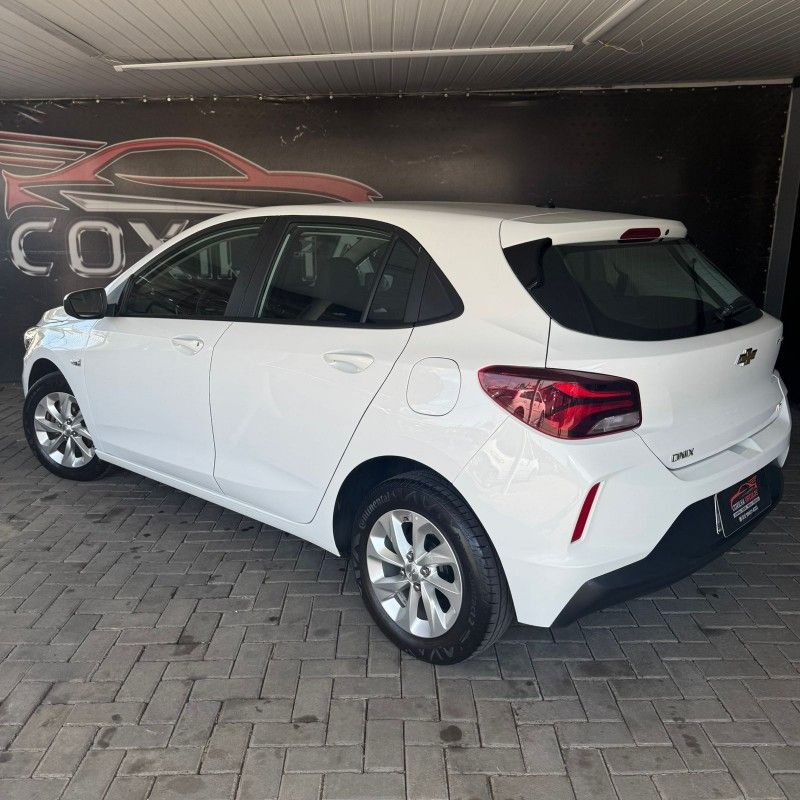 Chevrolet ONIX LT 1.0 TURBO 2023/2023 SÉRGIO VEÍCULOS TEUTÔNIA / Carros no Vale