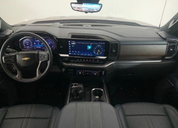 Chevrolet SILVERADO 2024/2024 SÉRGIO VEÍCULOS TEUTÔNIA / Carros no Vale