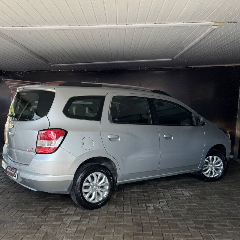 Chevrolet SPIN LTZ 1.8 2018/2018 SÉRGIO VEÍCULOS TEUTÔNIA / Carros no Vale