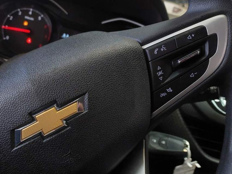Chevrolet ONIX 1.0 FLEX LT MANUAL 2021/2022 BETIOLO NOVOS E SEMINOVOS LAJEADO / Carros no Vale