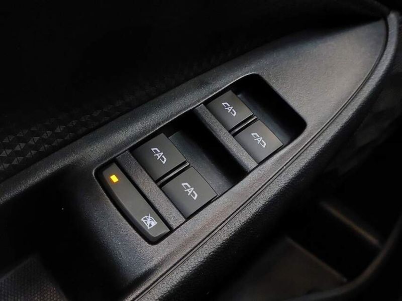Chevrolet ONIX 1.0 FLEX MANUAL 2023/2024 BETIOLO NOVOS E SEMINOVOS LAJEADO / Carros no Vale