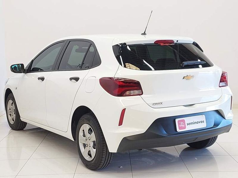 Chevrolet ONIX 1.0 FLEX MANUAL 2023/2024 BETIOLO NOVOS E SEMINOVOS LAJEADO / Carros no Vale
