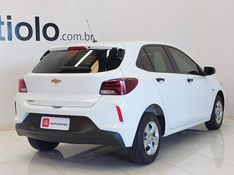 Chevrolet ONIX 1.0 FLEX MANUAL 2023/2024 BETIOLO NOVOS E SEMINOVOS LAJEADO / Carros no Vale