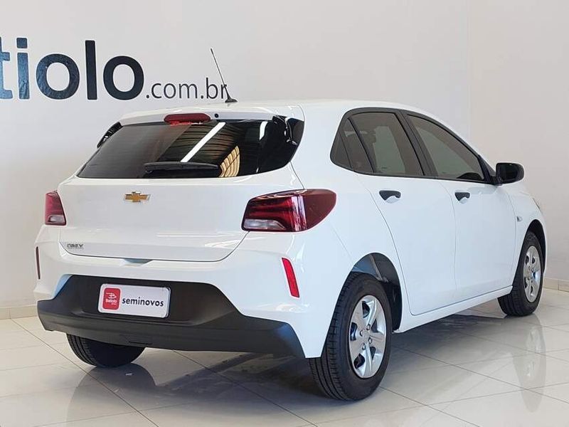 Chevrolet ONIX 1.0 FLEX MANUAL 2023/2024 BETIOLO NOVOS E SEMINOVOS LAJEADO / Carros no Vale