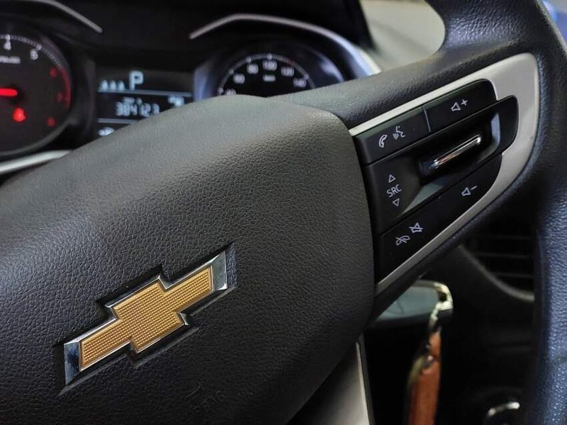 Chevrolet ONIX 1.0 TURBO FLEX LT AUTOMÁTICO 2021/2022 BETIOLO NOVOS E SEMINOVOS LAJEADO / Carros no Vale